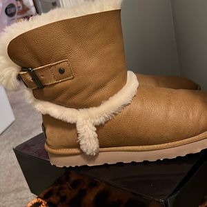 Authentic Tan Uggs With Cream Fur